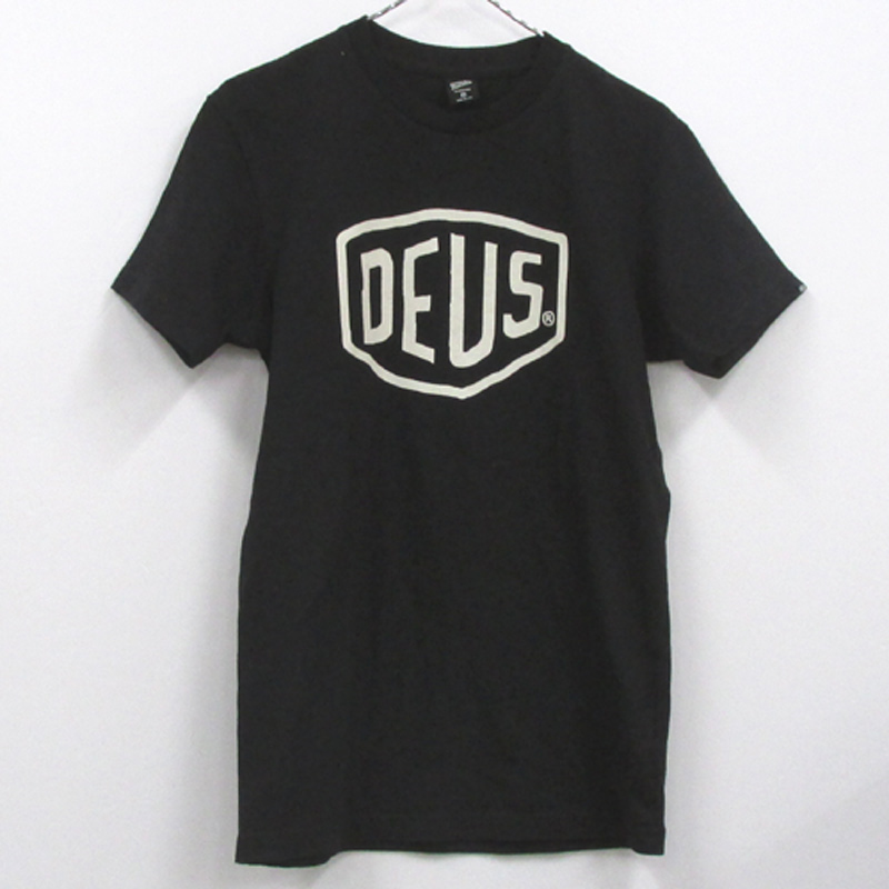 Deus Ex Machina  デウスエクスマキナ SHIELD TEE/サイズ：S/カラー：ブラック/ S/S Tee/半袖Tシャツ/LOGO/インポート【山城店】
