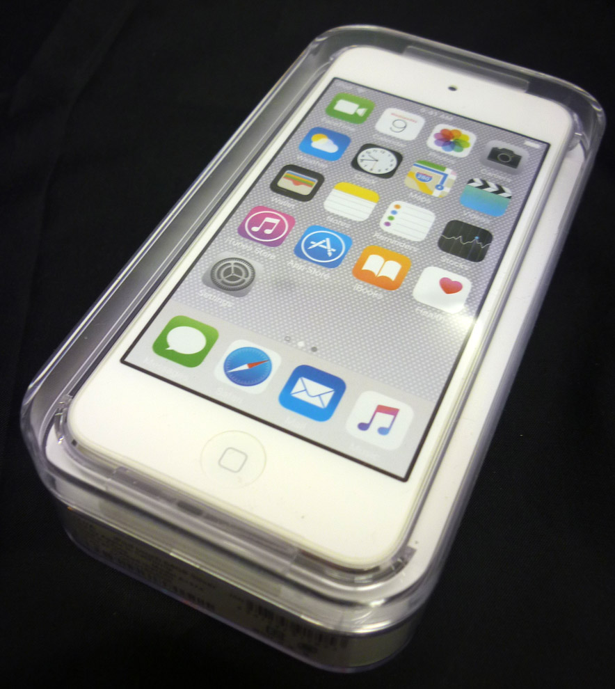 【中古】未使用品をお求めの方にお奨め！！ アップル Apple iPod touch 64GB 第6世代 2015年モデル MKHJ2J/A A1574 シルバー[169]【福山店】