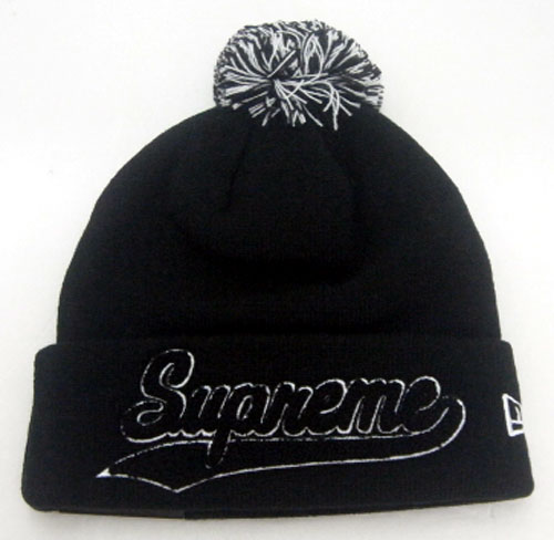 【中古】Supreme × NEW ERA Chenille Script Beanie/シュプリーム×ニューエラ スクリプト ビーニー/2016AW/国内正規品/サイズ：F/カラー：ブラック/未使用品/ポンポン/ニットキャップ/帽子【山城店】