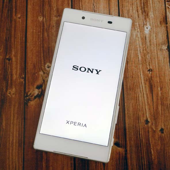 【中古】美品です！docomo SONY Xperia Z5 SO-01H ホワイト【桜井店】