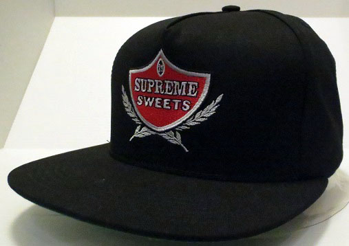 【中古】SUPREME/シュプリーム/Twist Up 5-Panel/サイズ：F/BLACK/ブラック/黒色系/SWEETS/刺繍/15AW/スナップバック/調節可能/5パネル/エンブレム/アーチロゴ/人気/定番/ストリート/スケーター/メンズ/男性/紳士/帽子/キャップ【米子店】