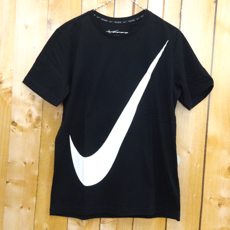 【中古】F.C.R.B. BIG SWOOSH TEE / エフシーアールビー ビッグ スウォッシュ ティー 品番：789528-010/15AW/国内正規品/サイズ：L/カラー：ブラック・黒/ストリート/初売り/半袖/Tシャツ/ロゴ背面【山城店】