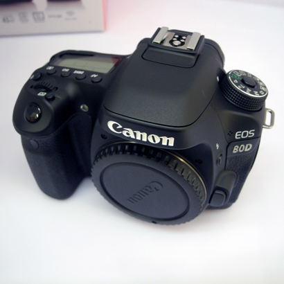 Canon デジタル一眼レフカメラ EOS 80D ダブルズームキット
