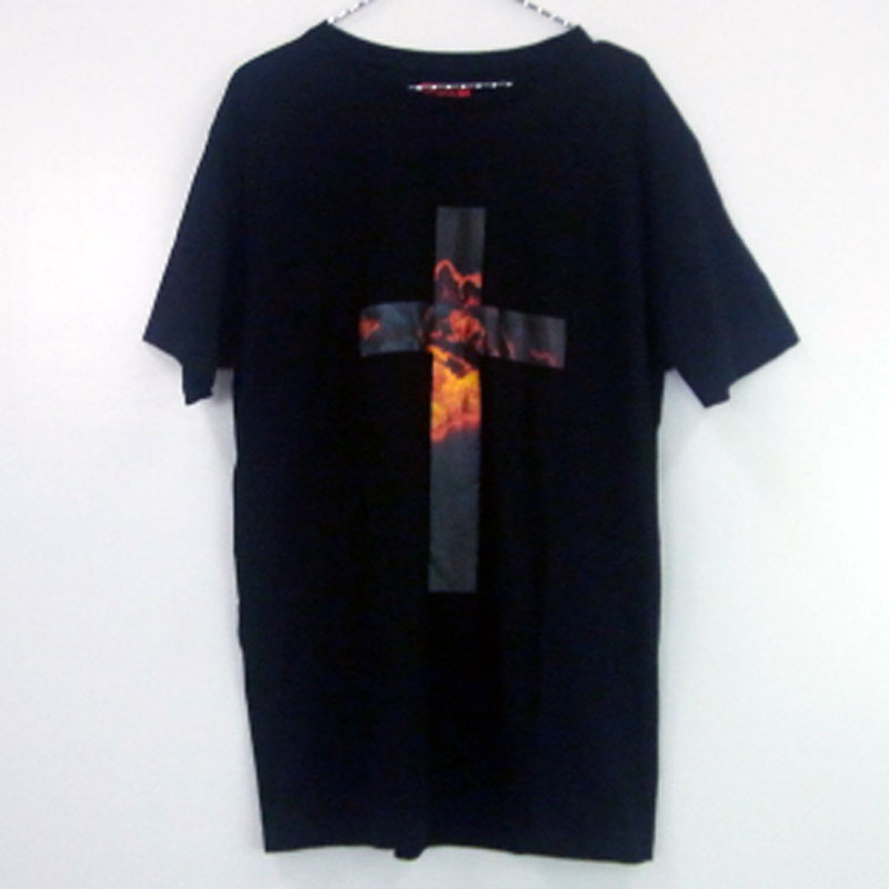 【中古】 424 FOUR TWO FOUR/フォートゥーフォー/クロス柄 Tシャツ/サイズ：L/カラー：ブラック/半袖/プリント/ハイストリート【山城店】